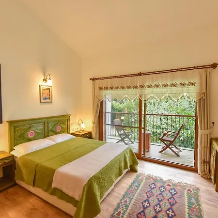 Pyramid Boutique Hotell