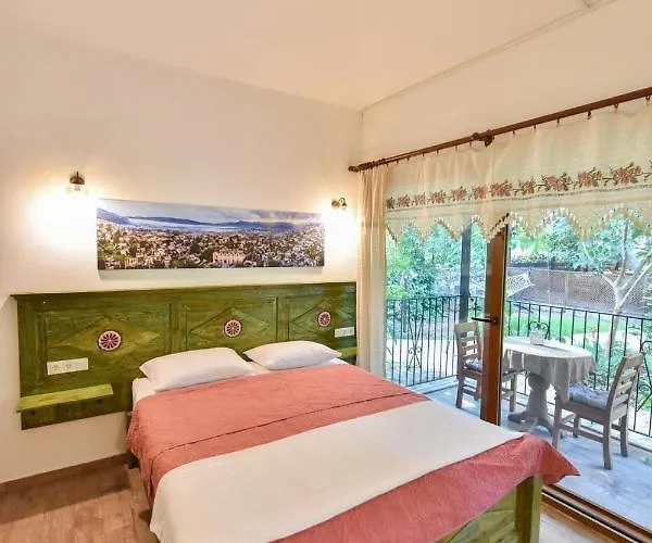 Pyramid Boutique * Kayaköy