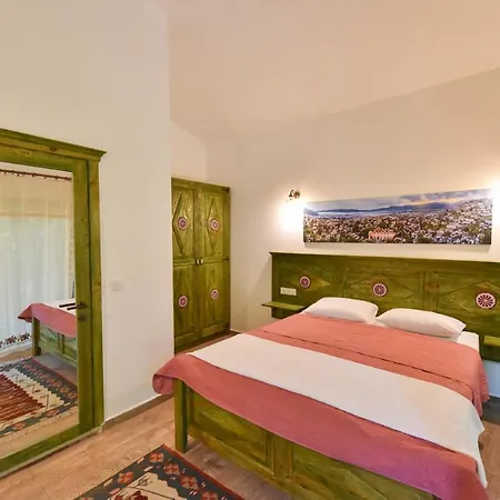 Pyramid Boutique מלון Kayakoy